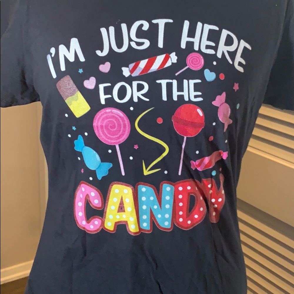NWT “I’m just here for candy tee - Picture 3 of 6